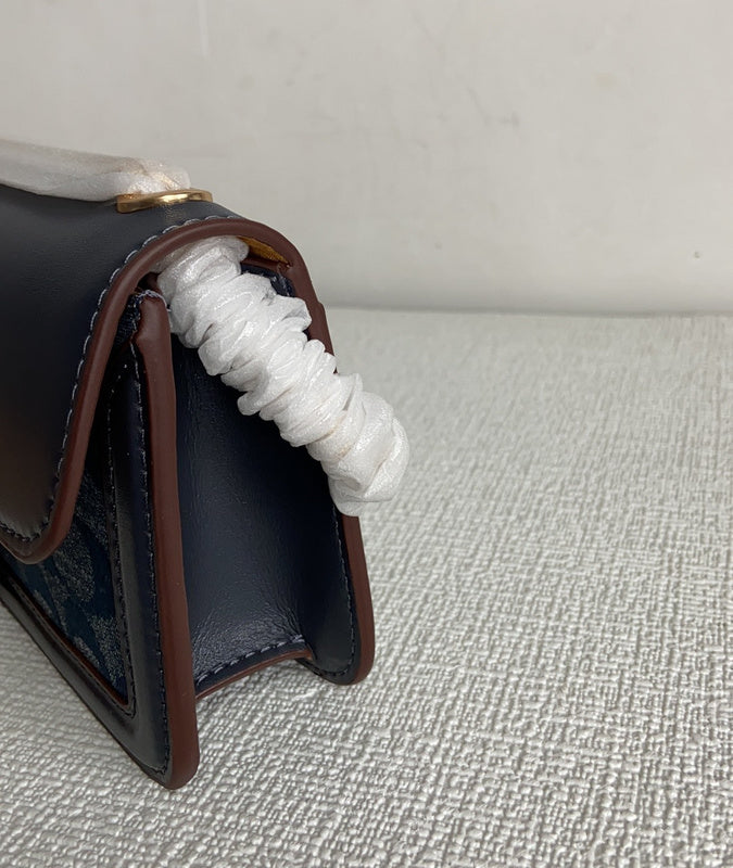 COZY - CAH Bags - 423