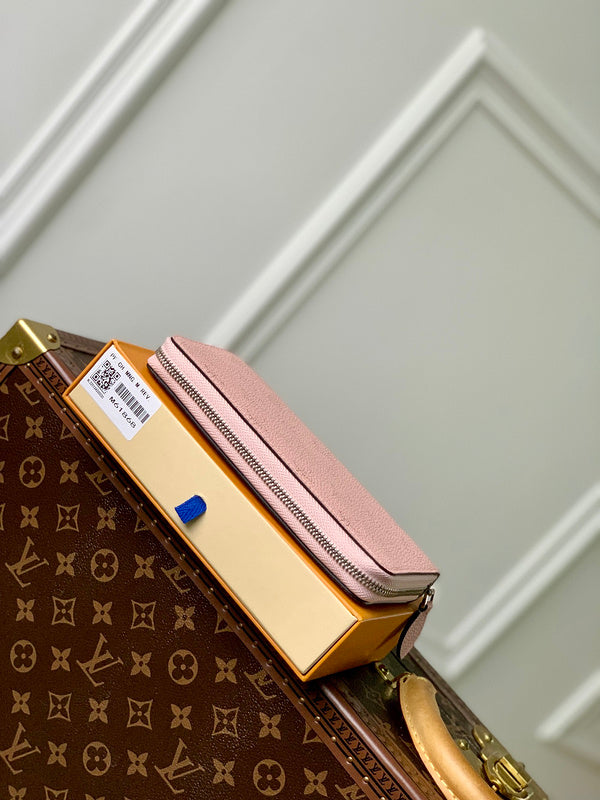 COZY - LOV Wallets - 224