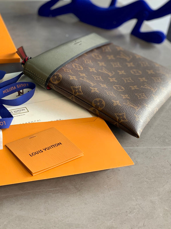 COZY - LOV Wallets - 319
