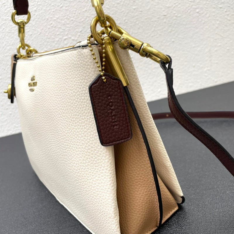 COZY - CAH Bags - 559