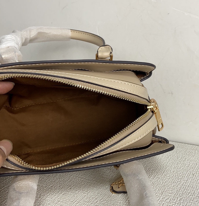 COZY - CAH Bags - 105