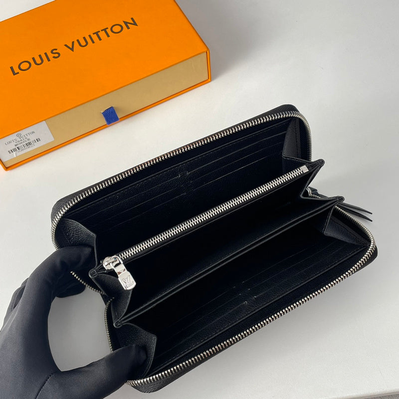 COZY - LOV Wallets - 086
