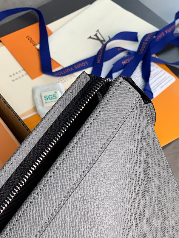 COZY - LOV Wallets - 438