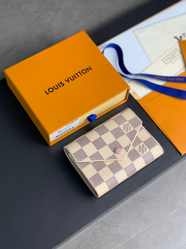 COZY - LOV Wallets - 274