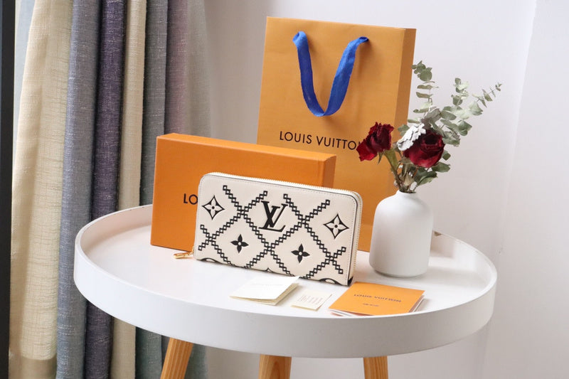 COZY BAGS - LOV Wallets - 647