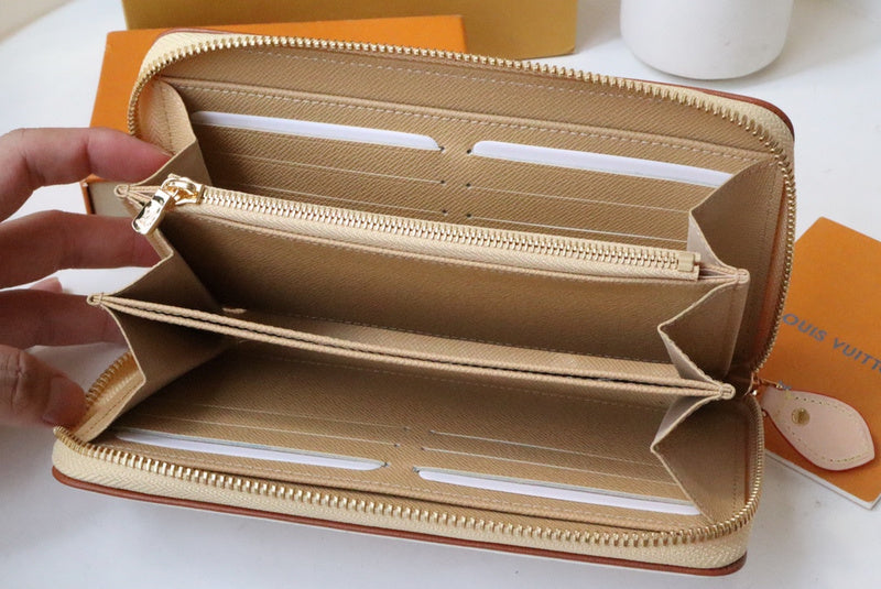 COZY - LOV Wallets - 476