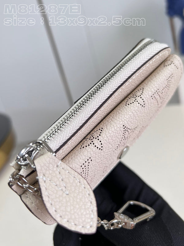 COZY - LOV Wallets - 047