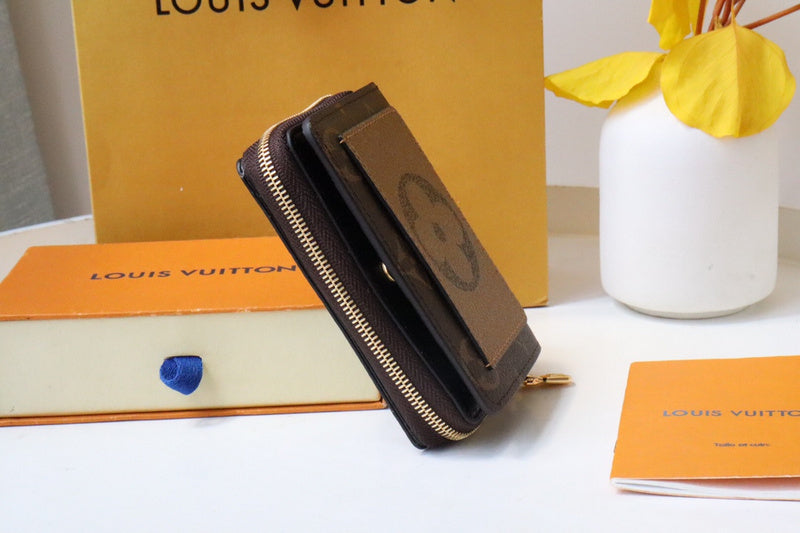 COZY - LOV Wallets - 474