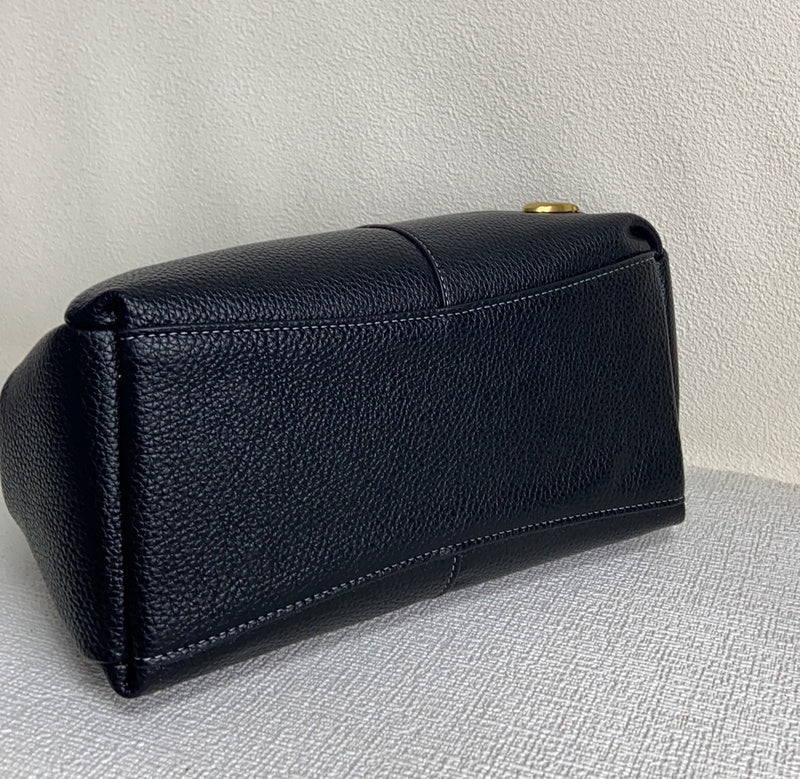 COZY - CAH Bags - 040
