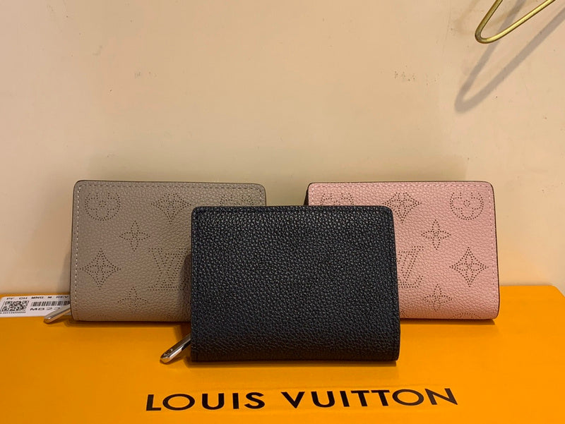 COZY - LOV Wallets - 124
