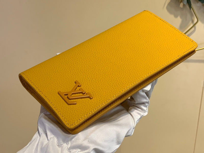 COZY - LOV Wallets - 218