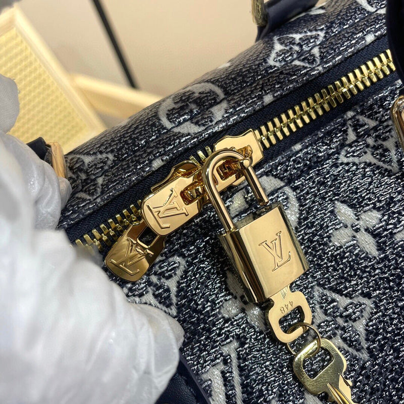 JB - LOV Travel Bags - 016