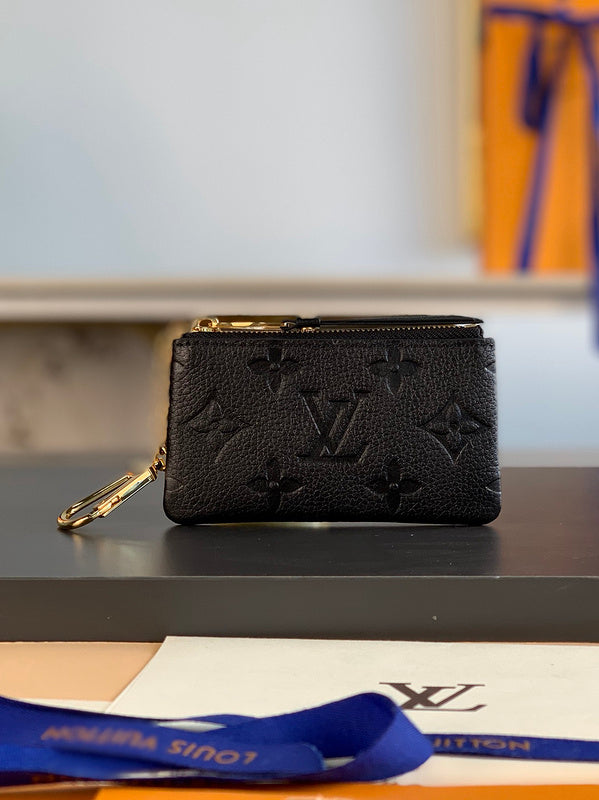 COZY - LOV Wallets - 470