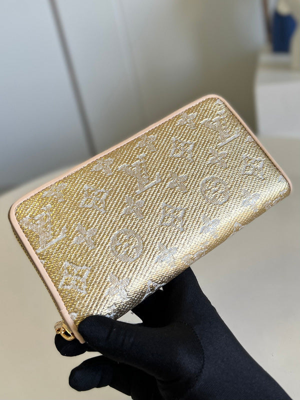 COZY - LOV Wallets - 070
