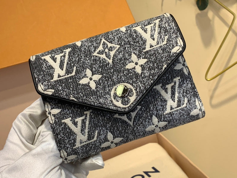 COZY - LOV Wallets - 353