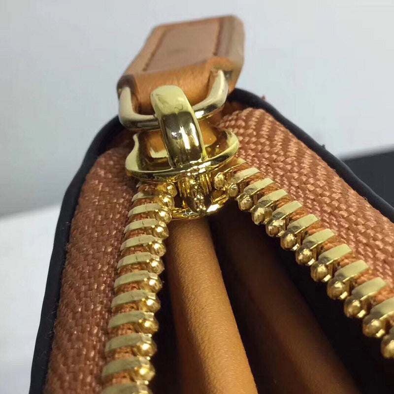 COZY - MQM Wallets - 017