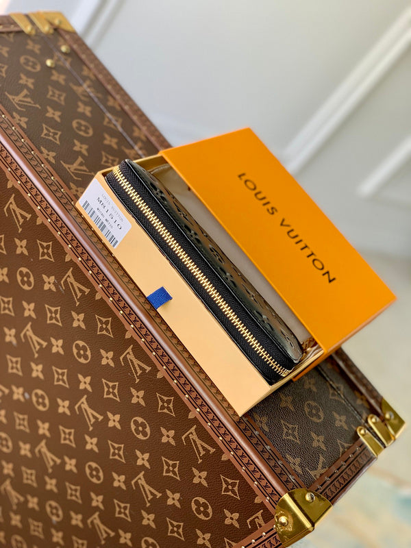 COZY - LOV Wallets - 336