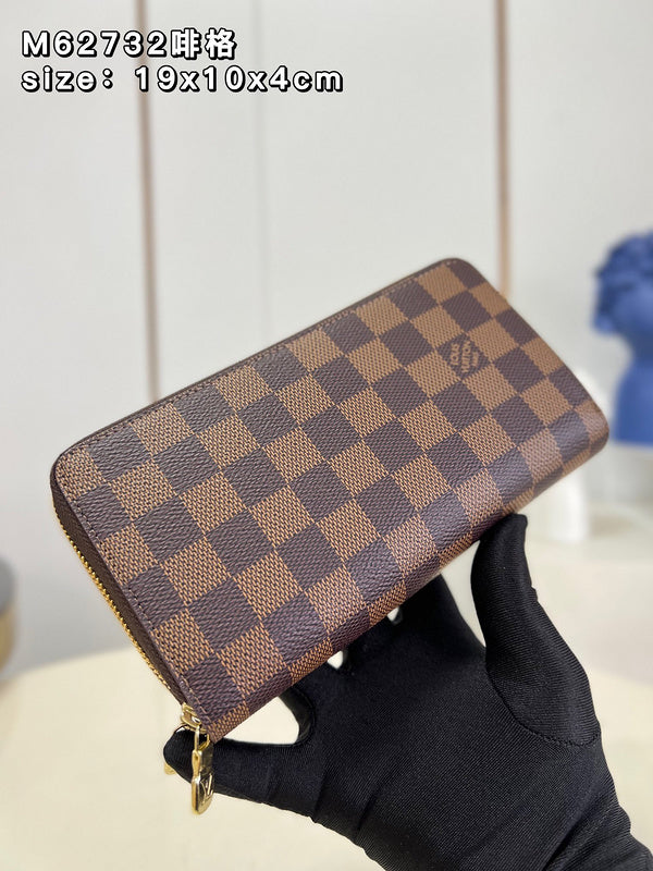 COZY - LOV Wallets - 402