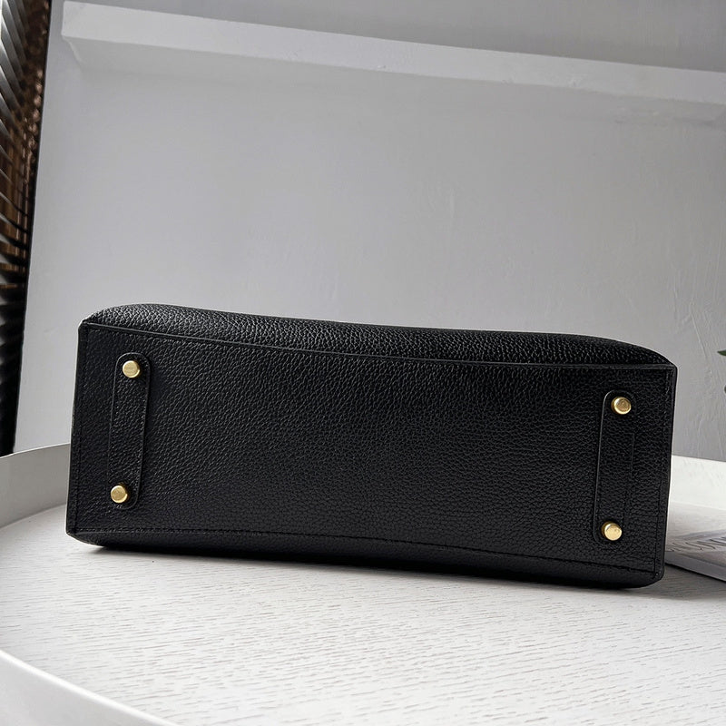 COZY - CAH Bags - 530
