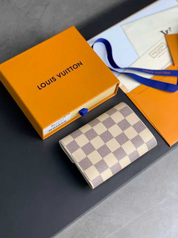 COZY - LOV Wallets - 274